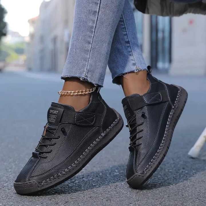 CLAIRE'S ORTHOPEDIC SNEAKERS