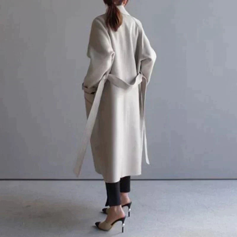 Séarlás – Elegant Long Coat